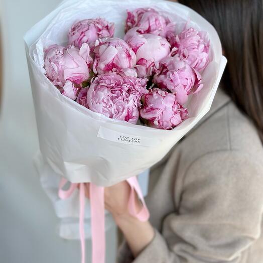 Bouquet of 9 fragrant peonies