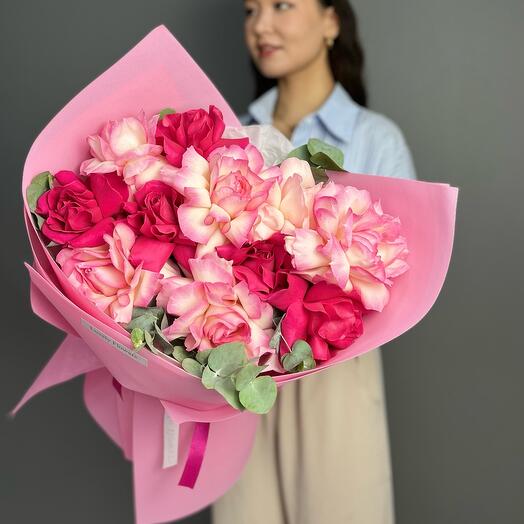 Пышный букет французских роз