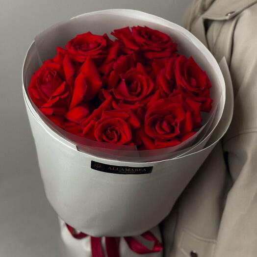 Букет из шикарных красных роз