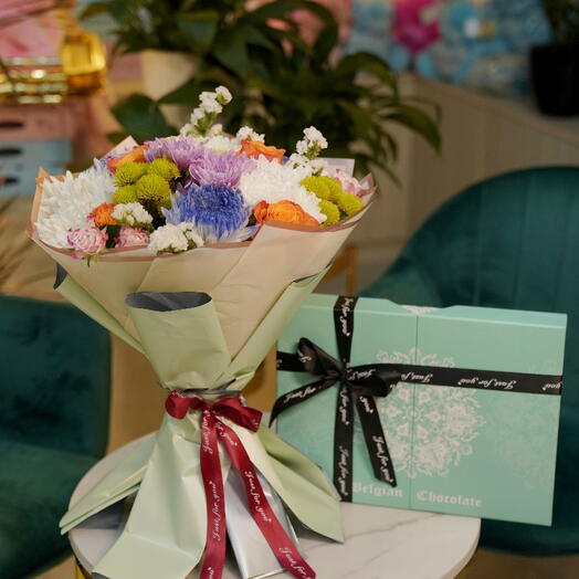 "Elegant bouquet with Green Box Luxury chocolate