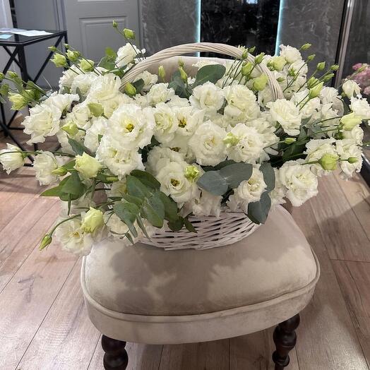 White lisianthus in basket