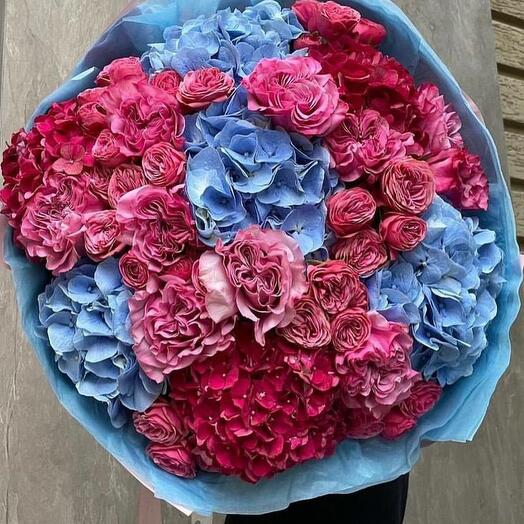 Bouquet of assorted hydrangeas and peony roses