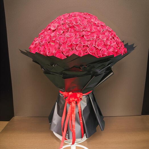 Royal bouquet 500 pieces red rose