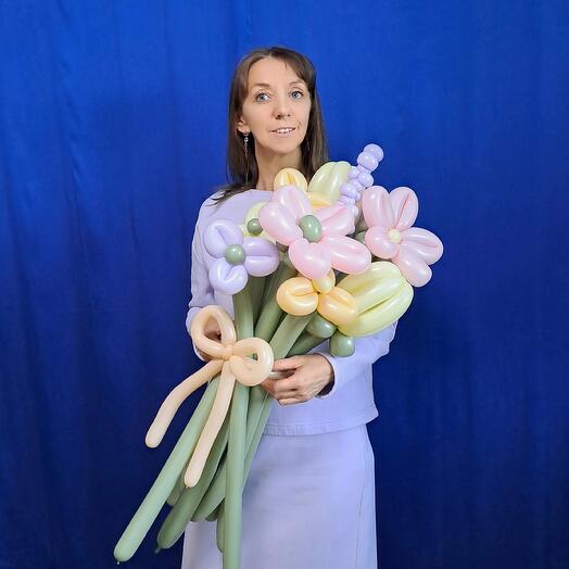 Цветы из воздушных шаров , в весенний оттенках