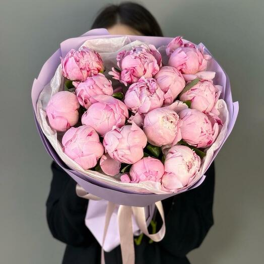 Mono bouquet из 15 пионов. Sara Bernard