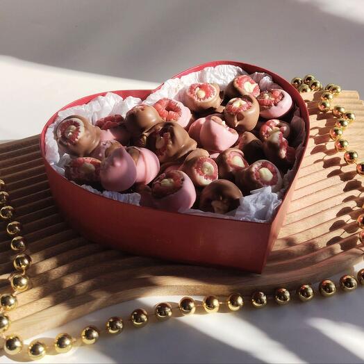 Малина в двойном шоколаде 300 гр