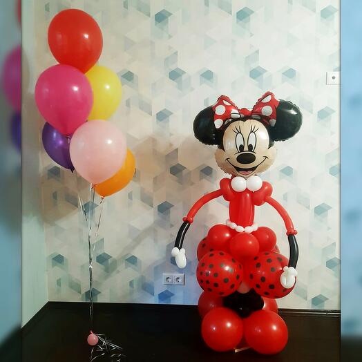 Minnie mouse of balloons + 6 bright balloons with helium. Height 1.30 approximately