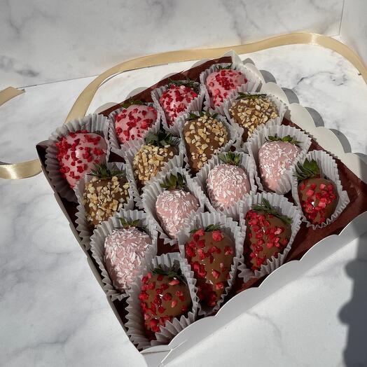 Клубника в шоколаде «Premium berry 16ягод
