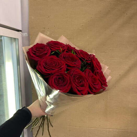 Букет из красных роз 11 штук