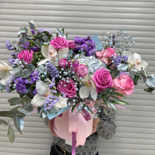 Caja prefabricada con Hortensia y matiola