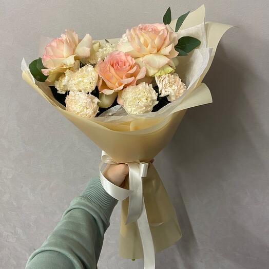 Букет из французских роз и диантусов💞