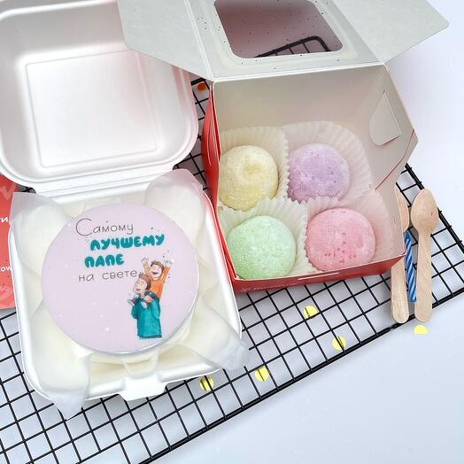 Бенто торт для папы с набором пироженных Моти 4