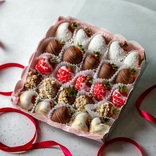 Клубника в шоколаде с сердечками 16-25 шт