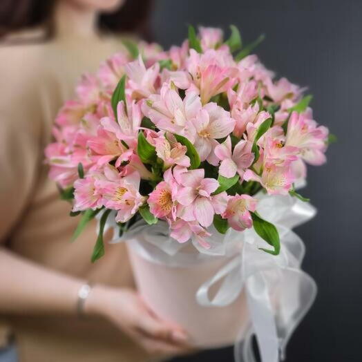 Hatbox with Alstroemerias