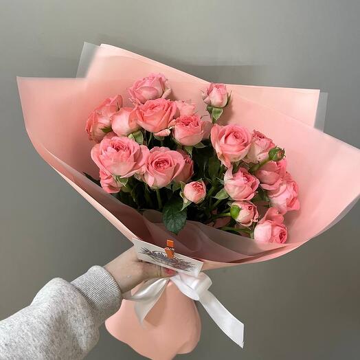 Bouquet of Pink bush roses