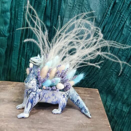 Интерьерная композиция из сухоцветов в кашпо ручной работы