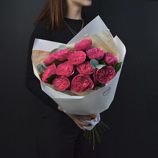 Букет пионовидных роз Baroness и эвкалипта M