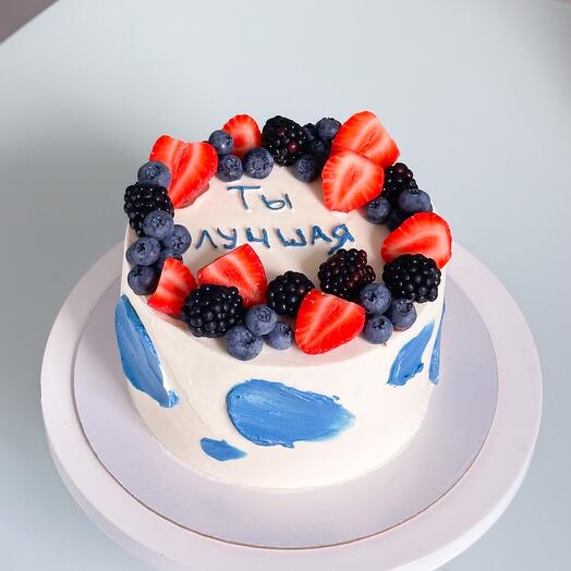 Pastel con decoración de bayas