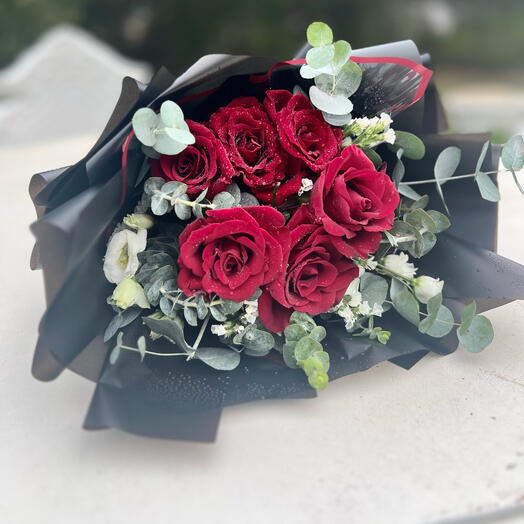 Mini red love bouquet