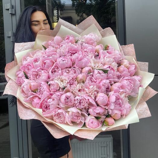 Розовые пионы