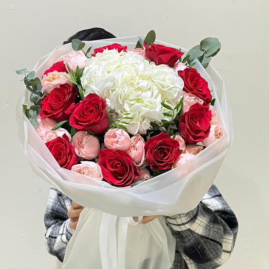 Bouquet of "Crimson Elegance"