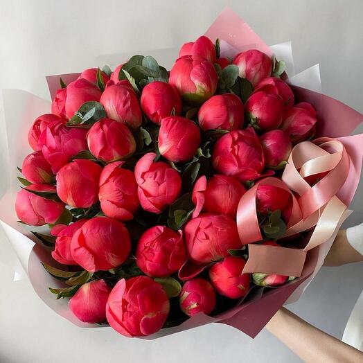 Bouquet of coral peonies 35 pieces and eucalyptus