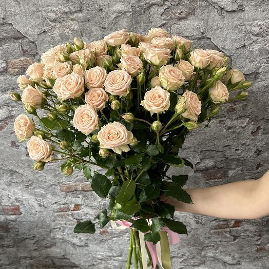 Bouquet of bush roses 1
