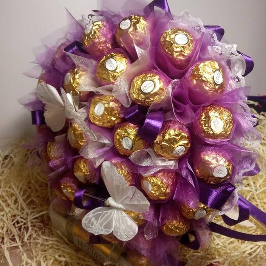 Букет с конфетками Ferrero Rocher