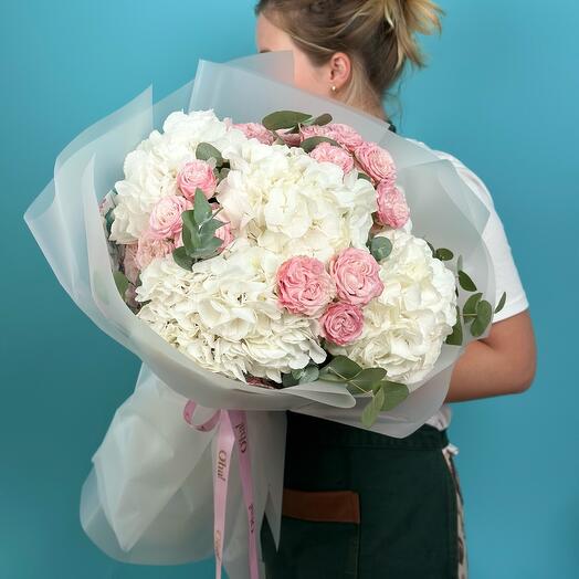 Hydrangea with roses