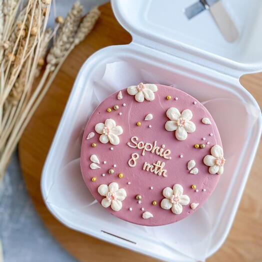 White flower Dark pink Birthday cake