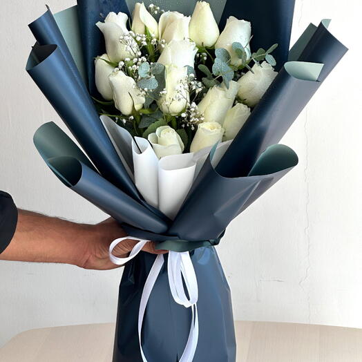 15 White Rose Bouquet