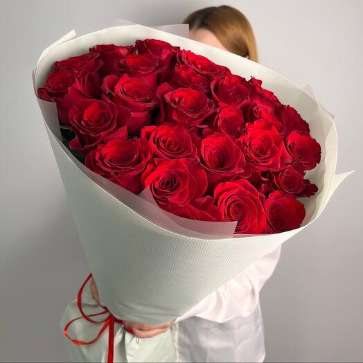 25 красных роз Эквадор в стильной упаковке 🌹