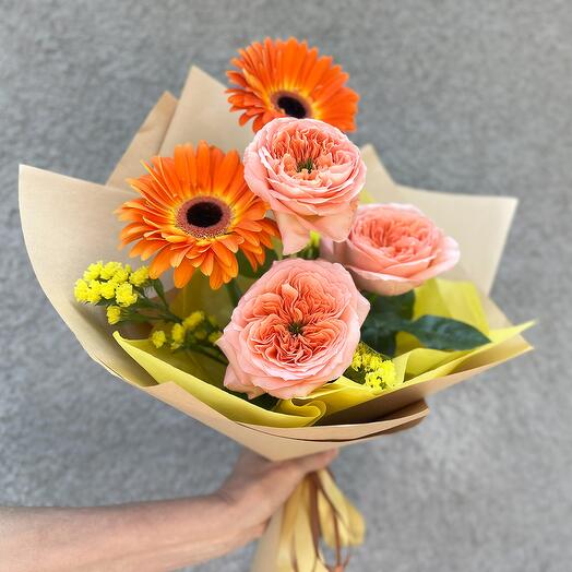 Bouquet with mandarin roses