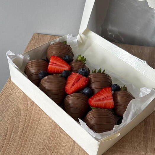 STRAWBERRIES /Мурманск