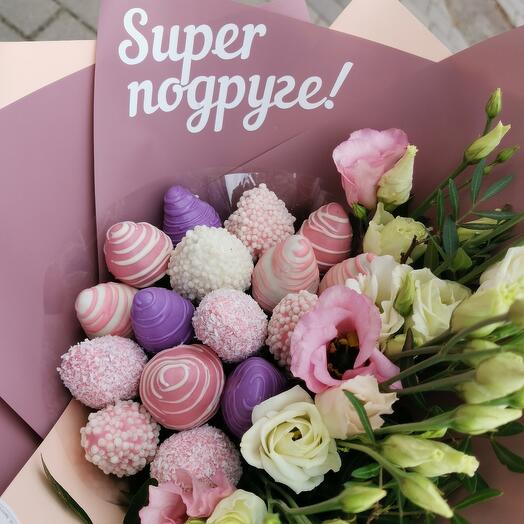 Клубника в шоколаде с эустомой "Комплимент, Супер подруге" 🍓