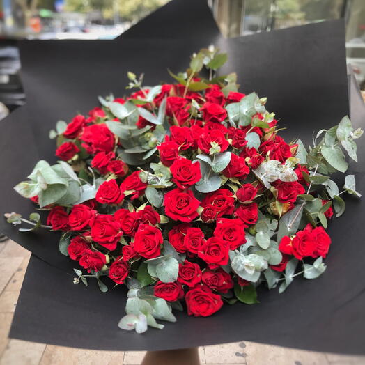 Red spray roses l