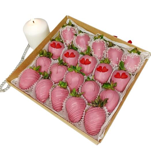 Chocolate covered strawberries "Hearts" (16-20 berries)