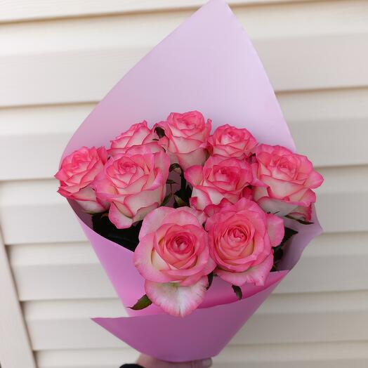 Ramo de 9 rosas delicadas