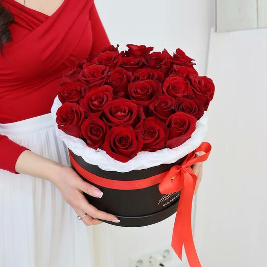 25 роз в коробке