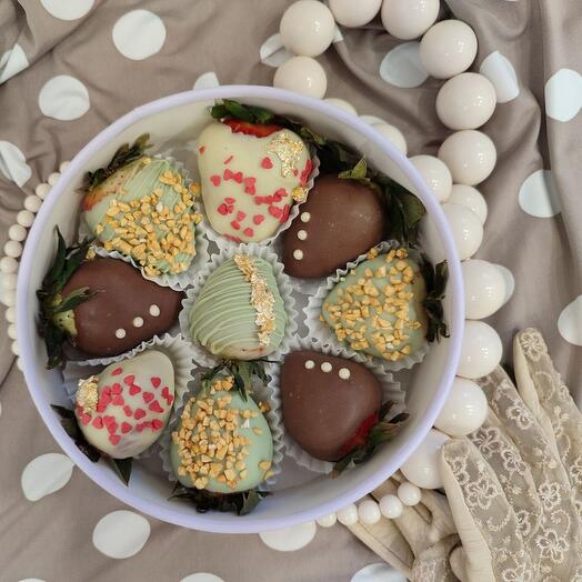 Chocolate-covered strawberries (9 pcs.)