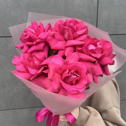 Моно из 5 ажурных роз фуксия