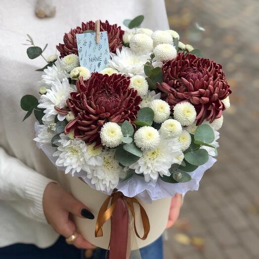 Авторский бокс из хризантемы одноголовой и хризантемы кустовой