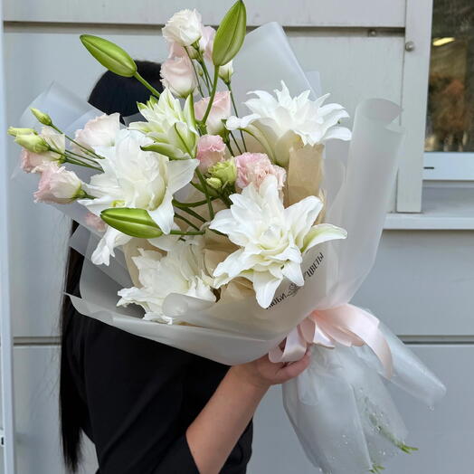 LYuBI CVETY