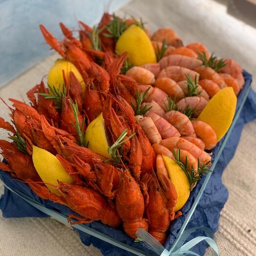 Box with crayfish and shrimp