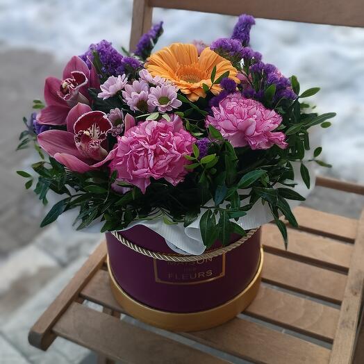 Orquídea Cymbidium con Dianthus