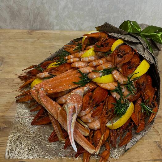 Мужской букет с конечностью краба стригуна