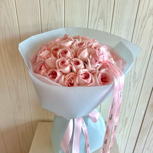 31 Pink Rose bouquet in blue Wrap