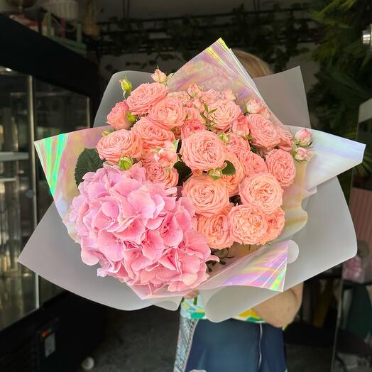 Hydrangea and sprey roses bouquet