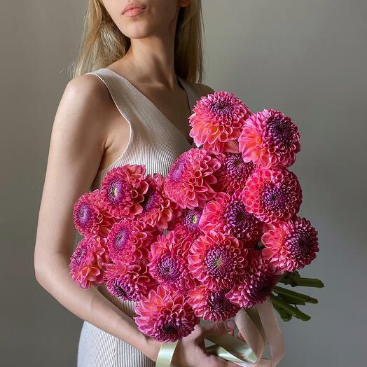 Букет ягодных георгин. Dahlias