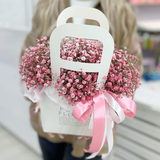 Композиция из розовых гипсафил